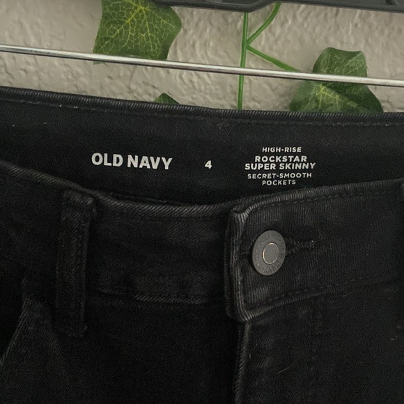Old Navy Rockstar Super Skinny jeans - Picture 2 of 4